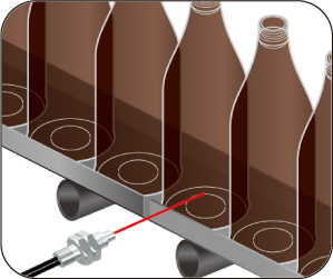 Вода в темных бутылках