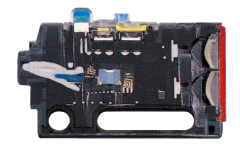- Заполненный эпоксидной смолой корпус обеспечивает защиту от попадания воды.
